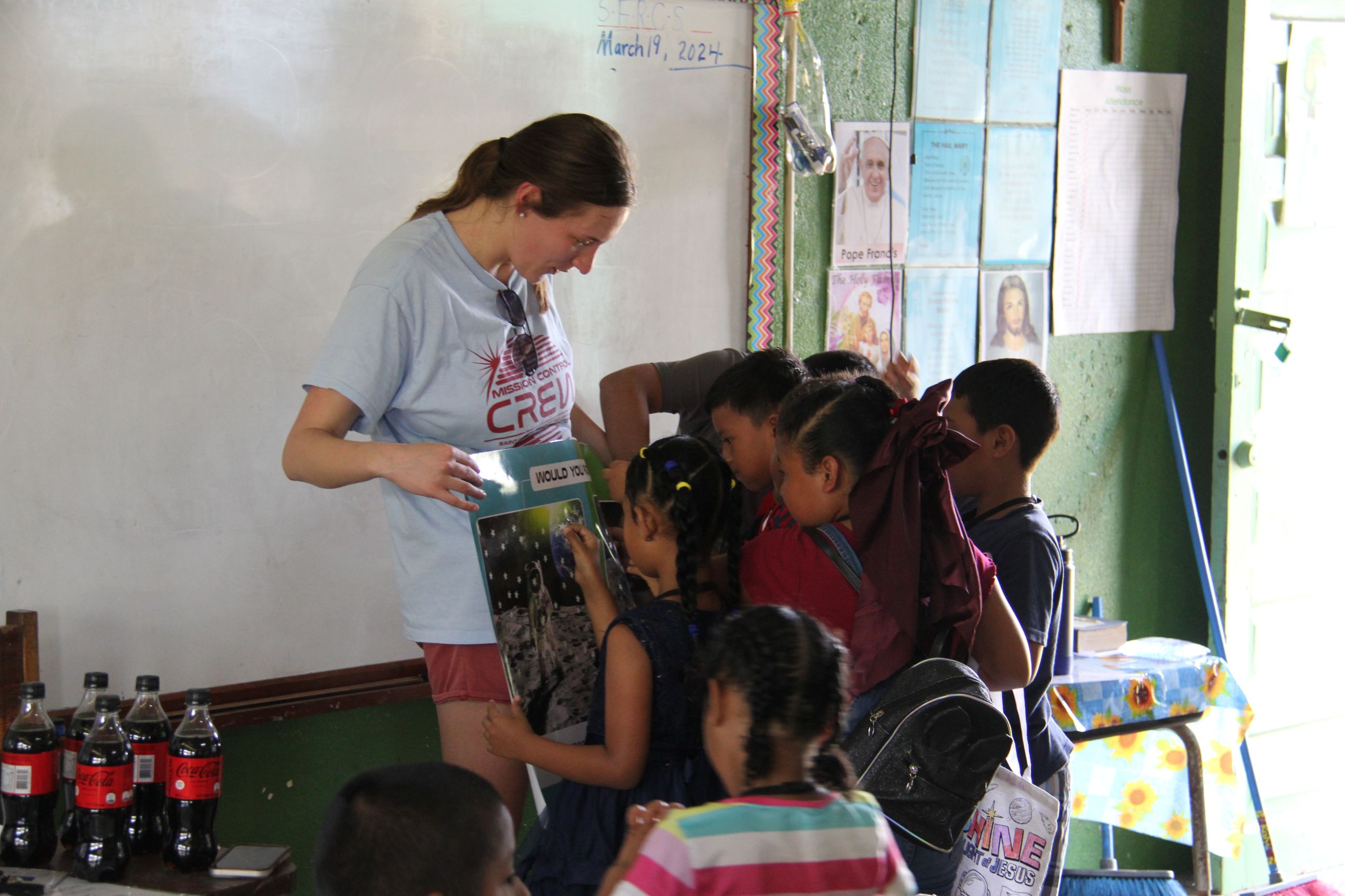 volunteer with students volunteer with students